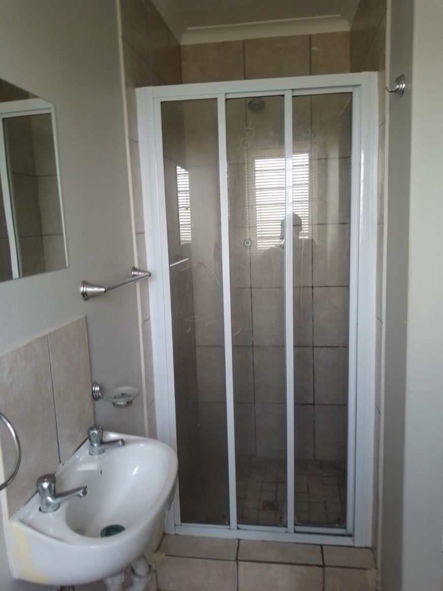 To Let 1 Bedroom Property for Rent in Blue Downs Western Cape